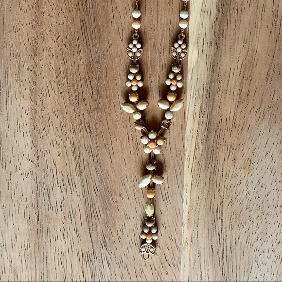 Necklace with natural color beads. - Picture 4 of 5